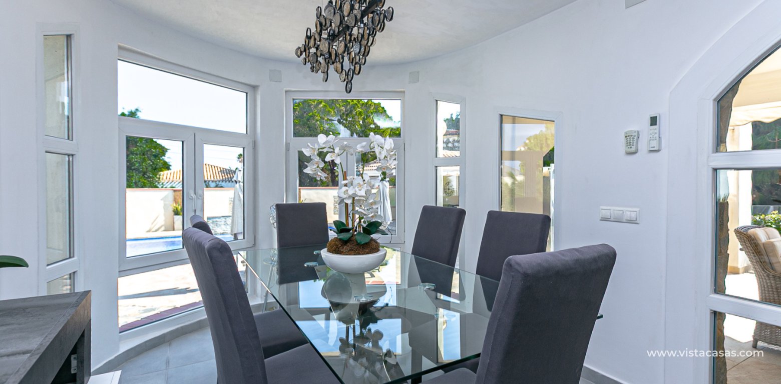 Resale - Villa - Cabo Roig