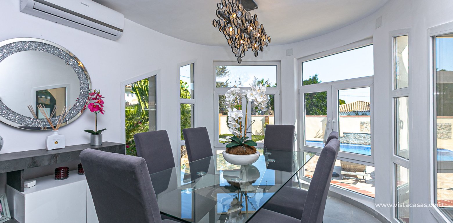 Resale - Villa - Cabo Roig