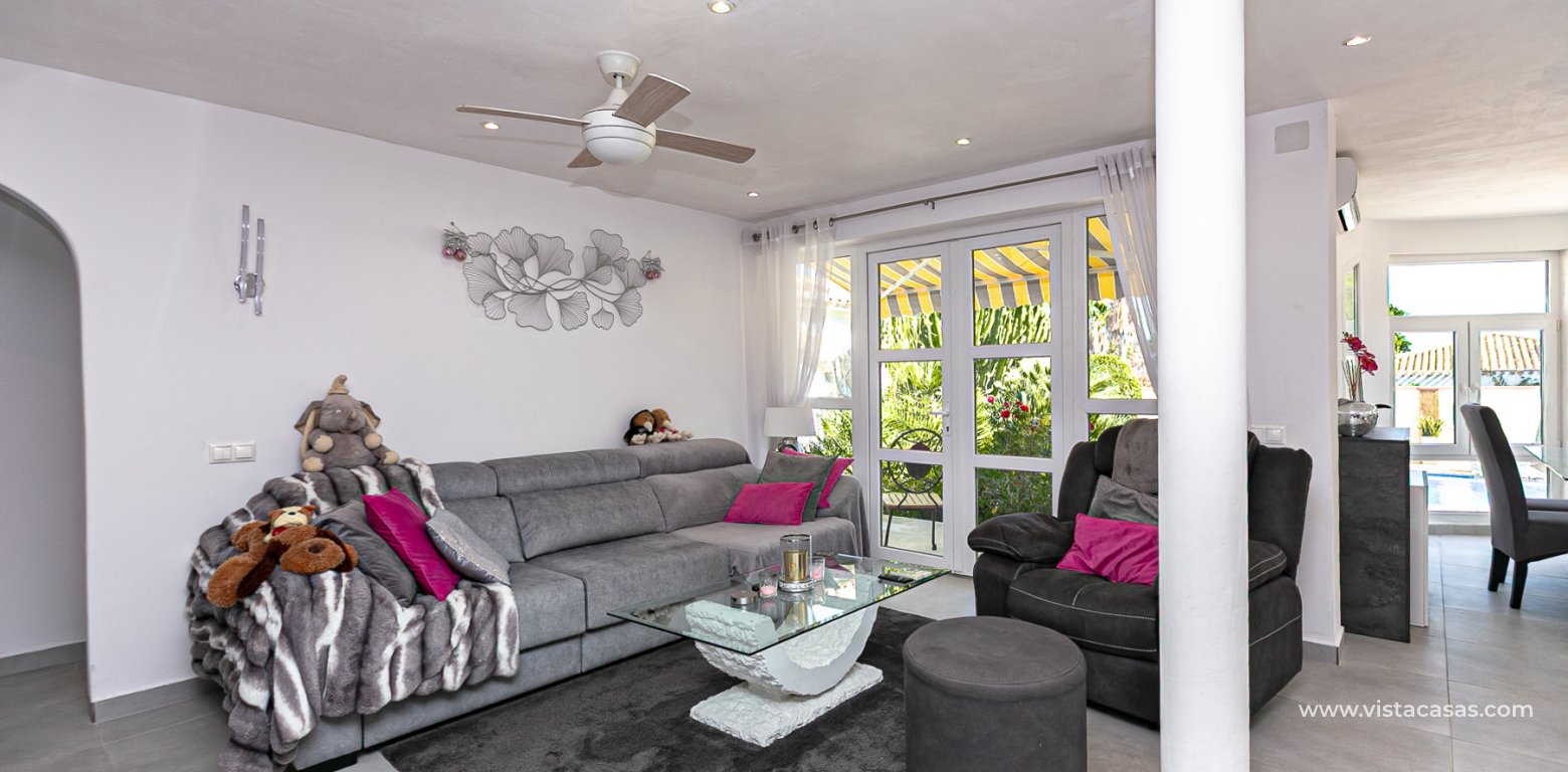 Resale - Villa - Cabo Roig