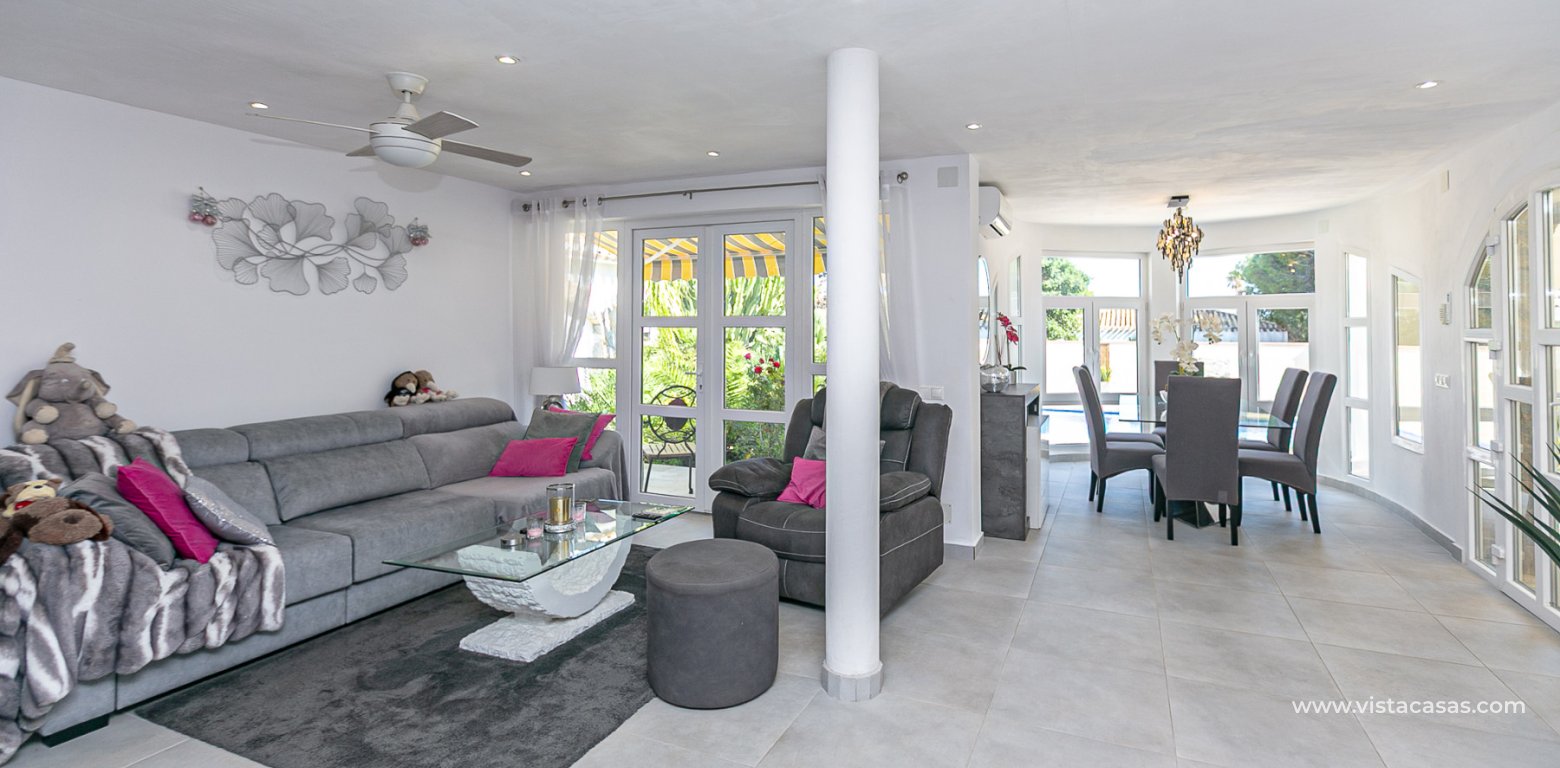 Resale - Villa - Cabo Roig