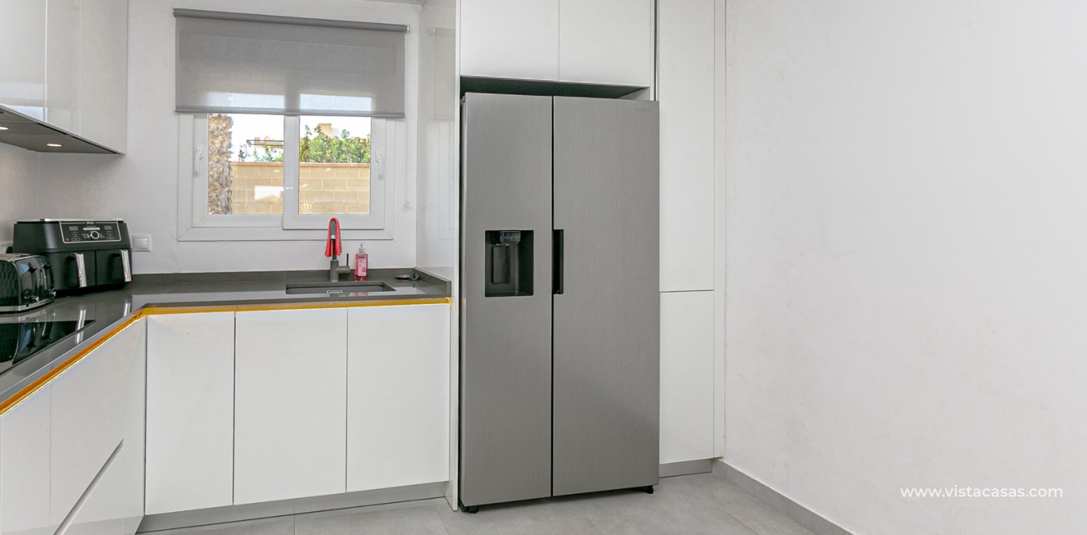 Resale - Villa - Cabo Roig