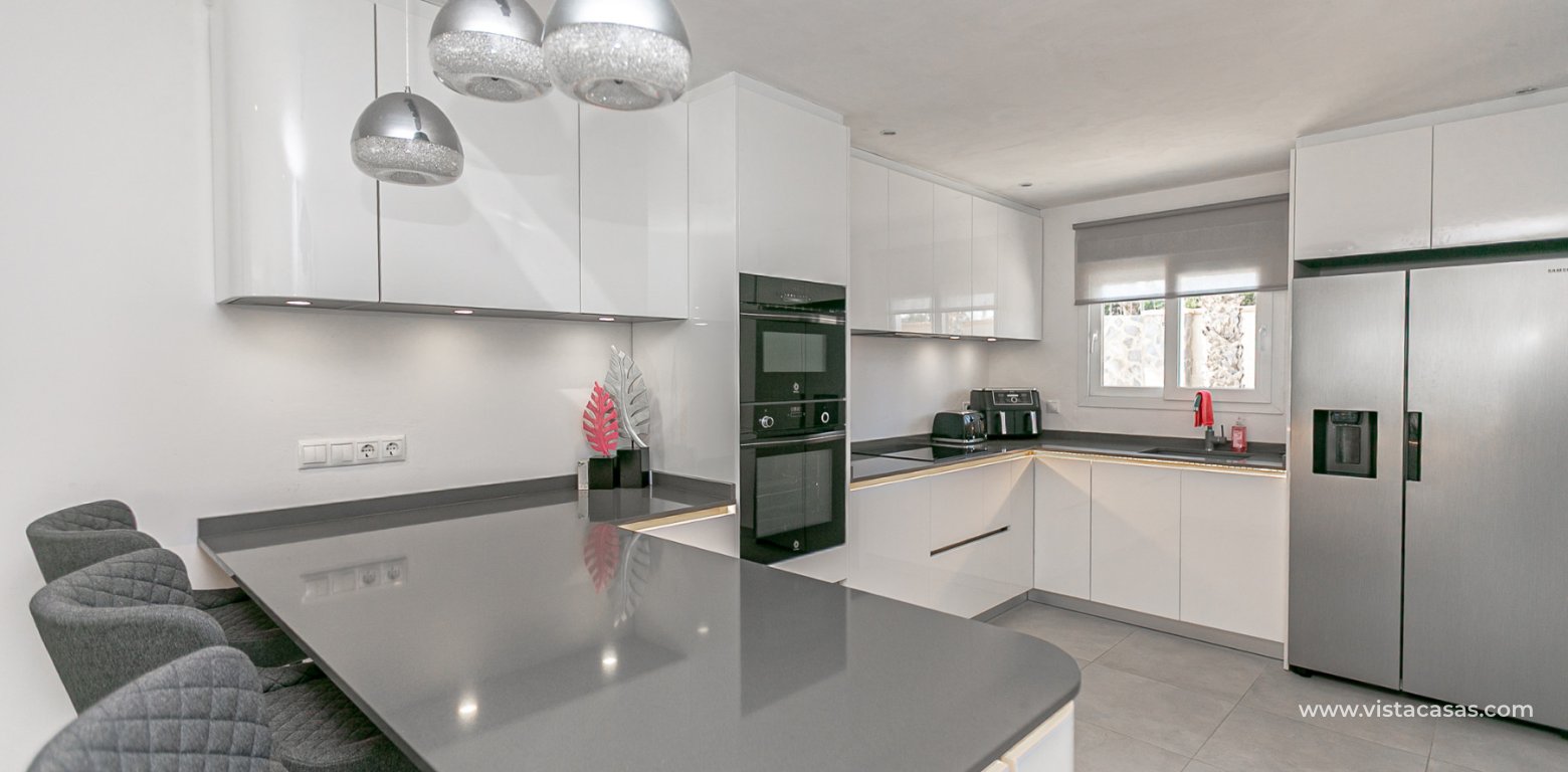 Resale - Villa - Cabo Roig