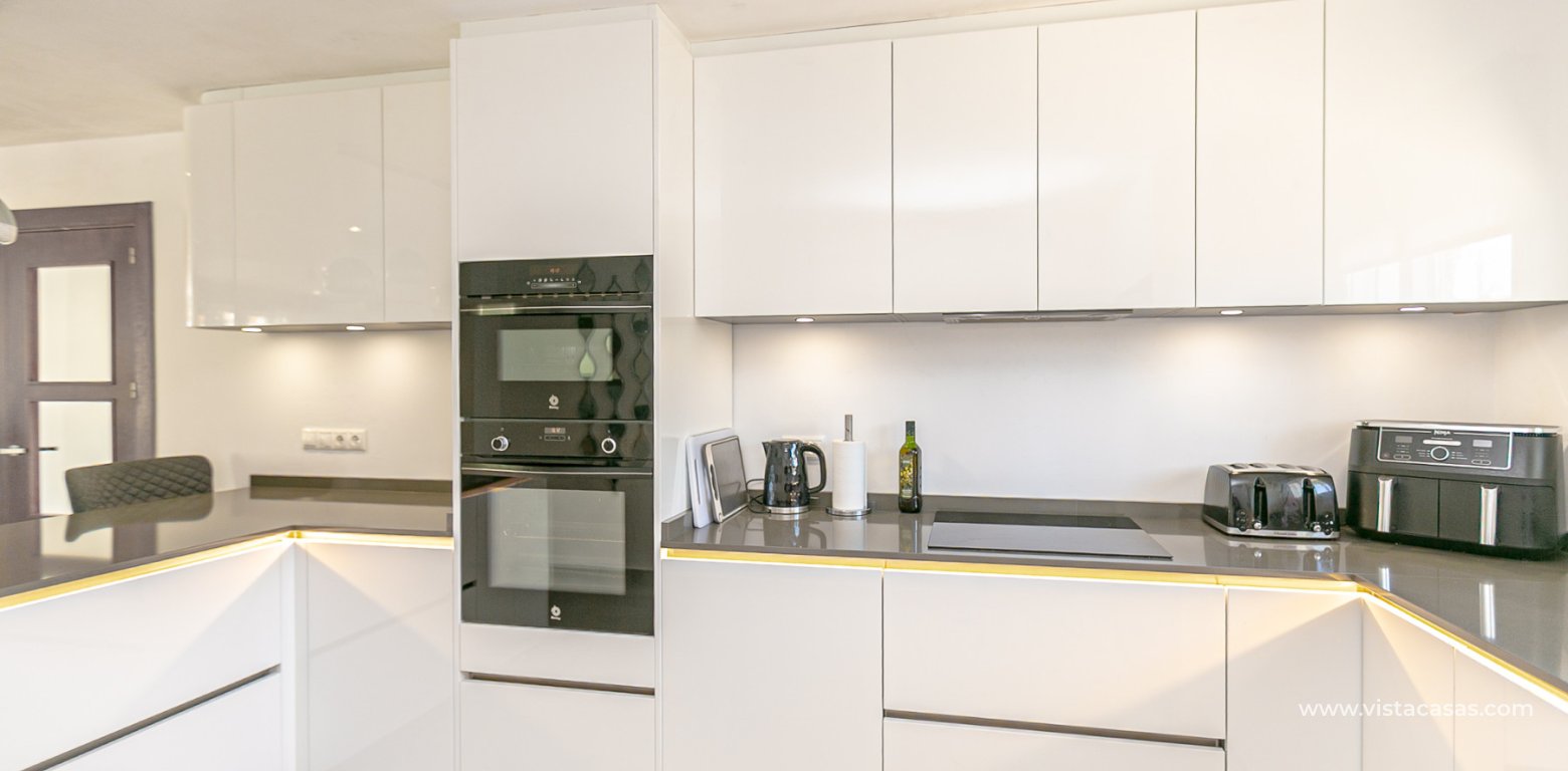 Resale - Villa - Cabo Roig