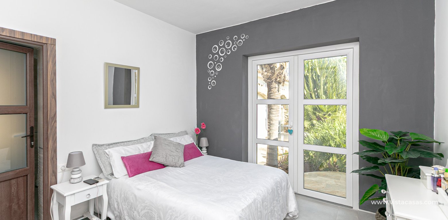 Resale - Villa - Cabo Roig