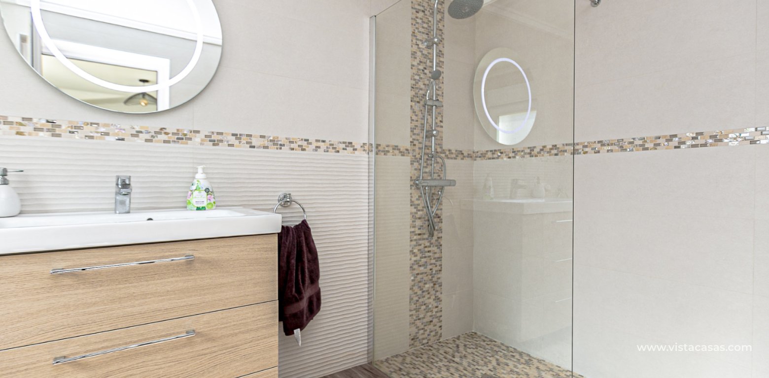 Resale - Villa - Cabo Roig