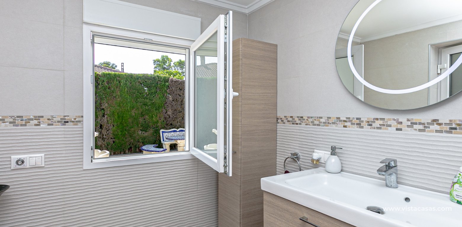 Resale - Villa - Cabo Roig