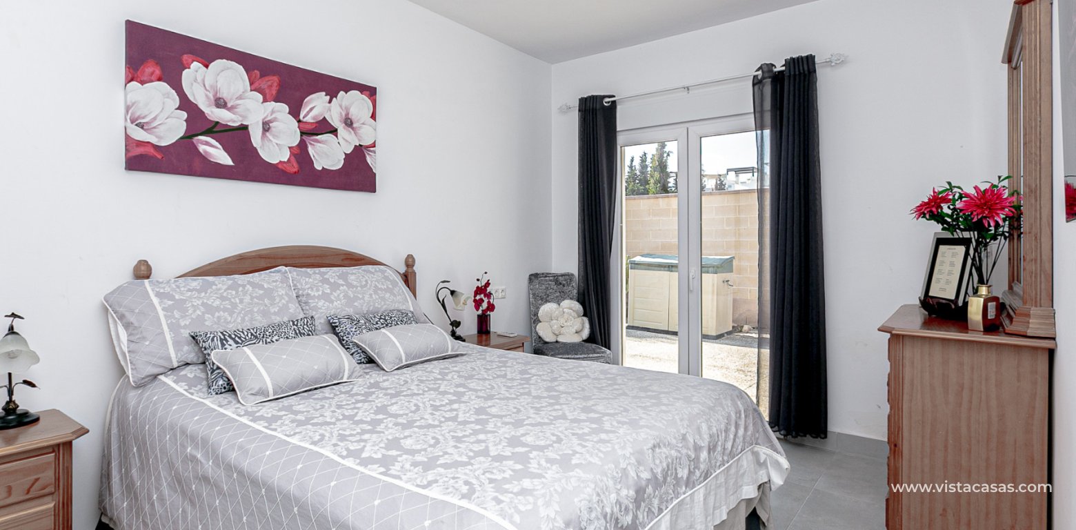 Resale - Villa - Cabo Roig