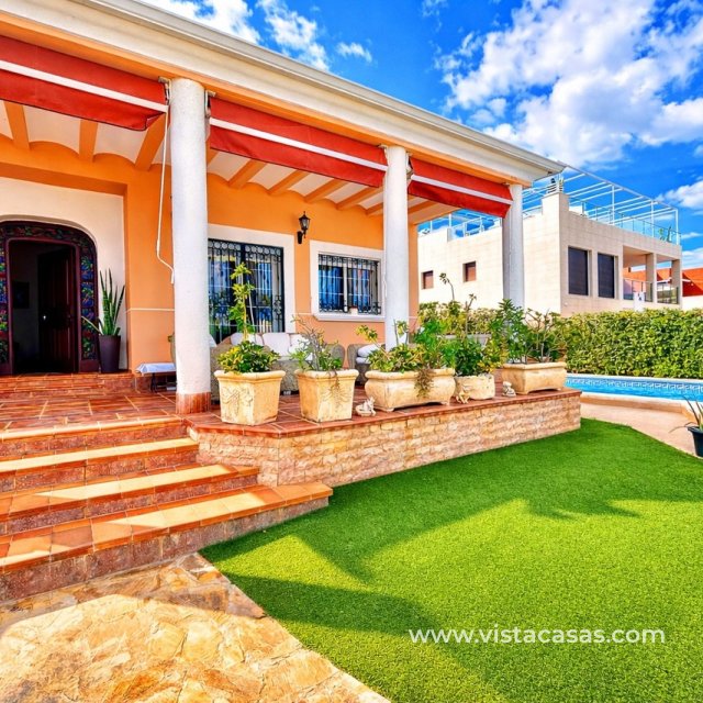 Chalet - Venta - Torrevieja - La Mata