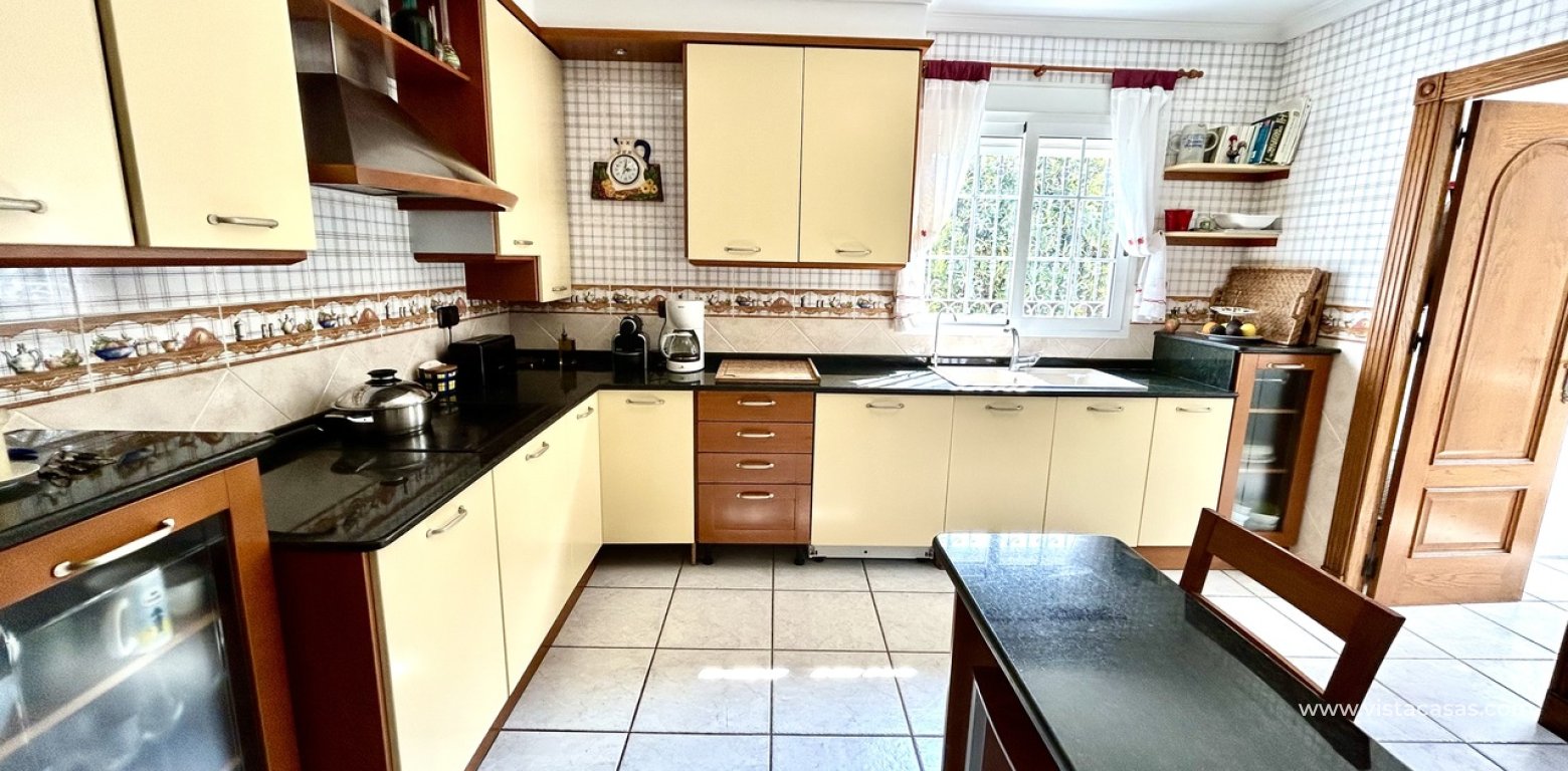 Resale - Villa - Torrevieja - La Mata