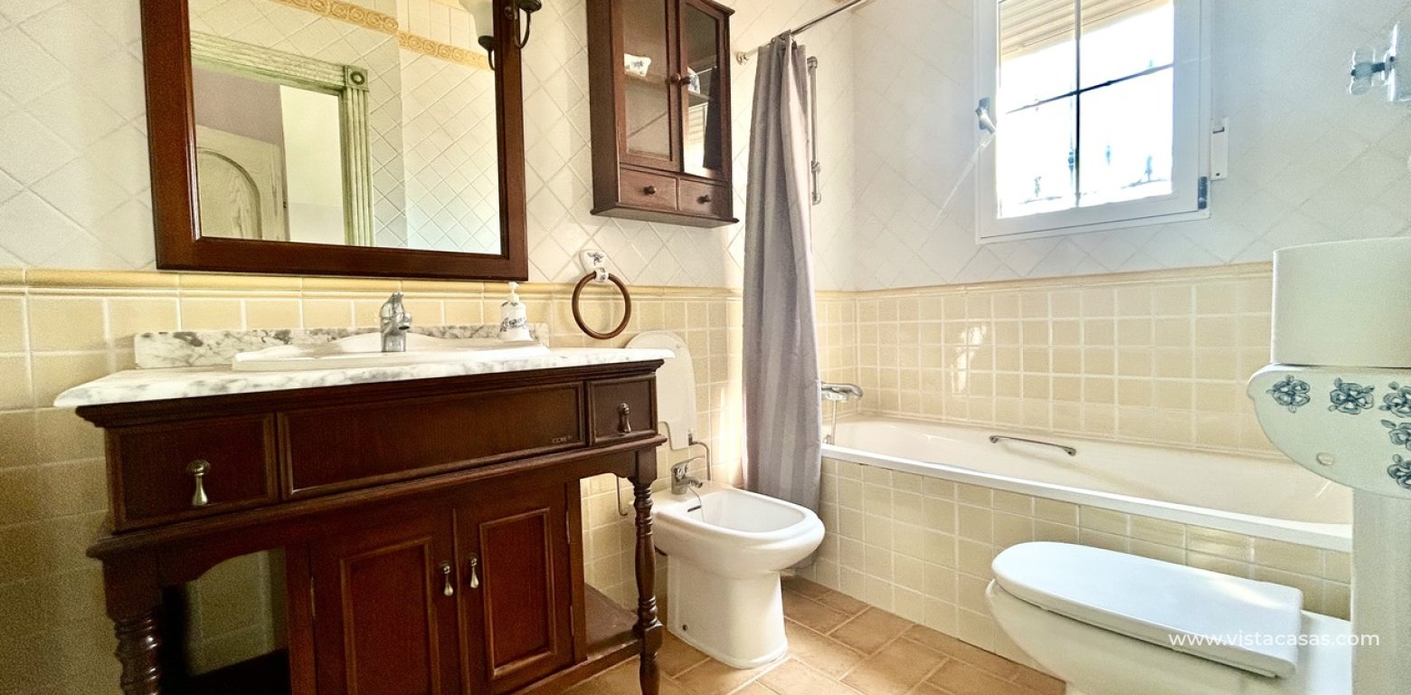 Resale - Villa - Torrevieja - La Mata