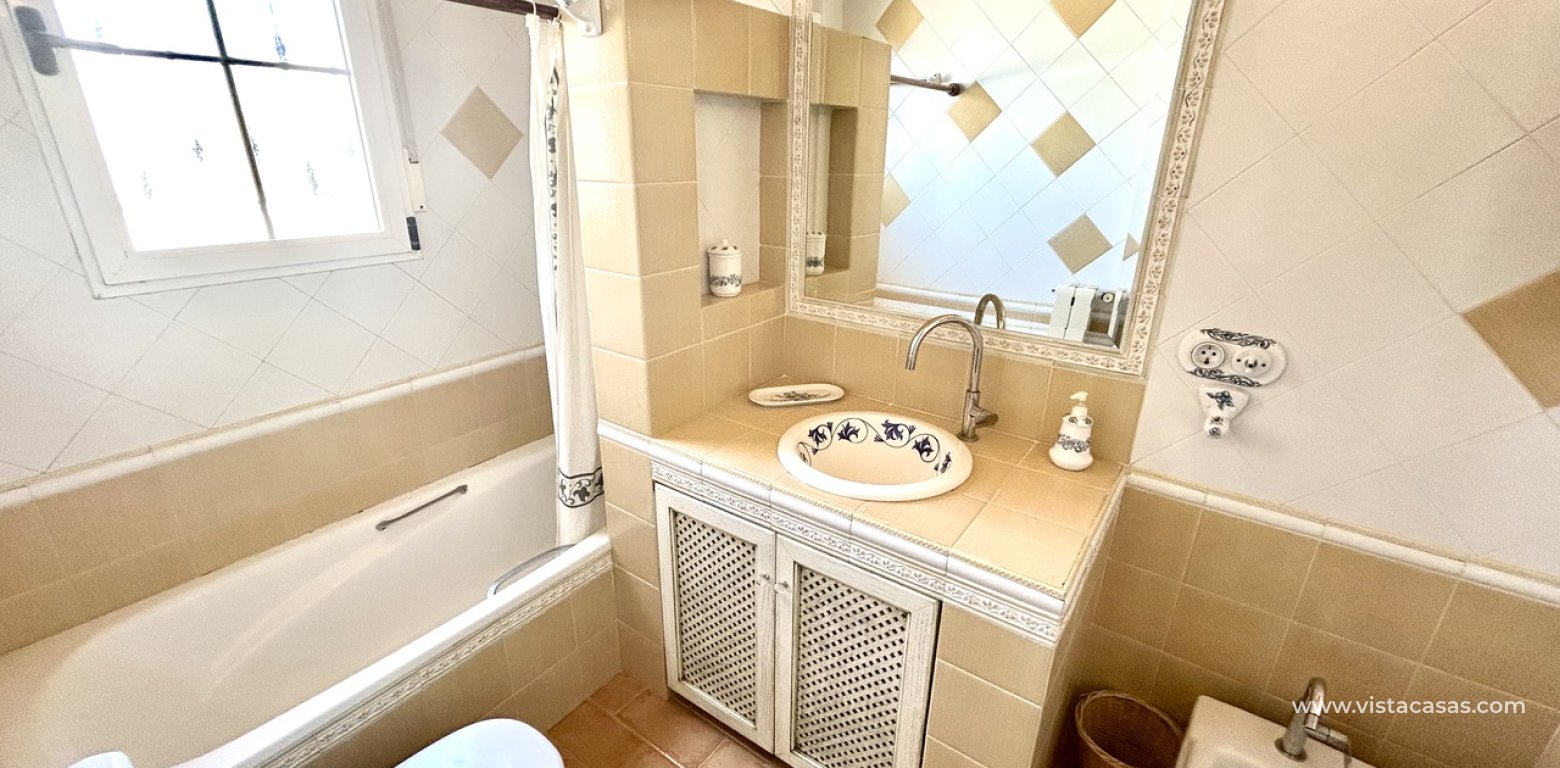 Resale - Villa - Torrevieja - La Mata