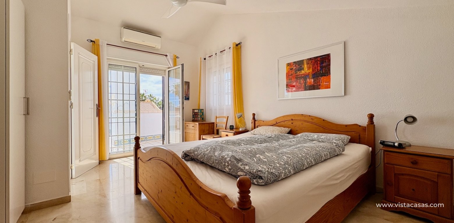 Resale - Villa - Villamartin