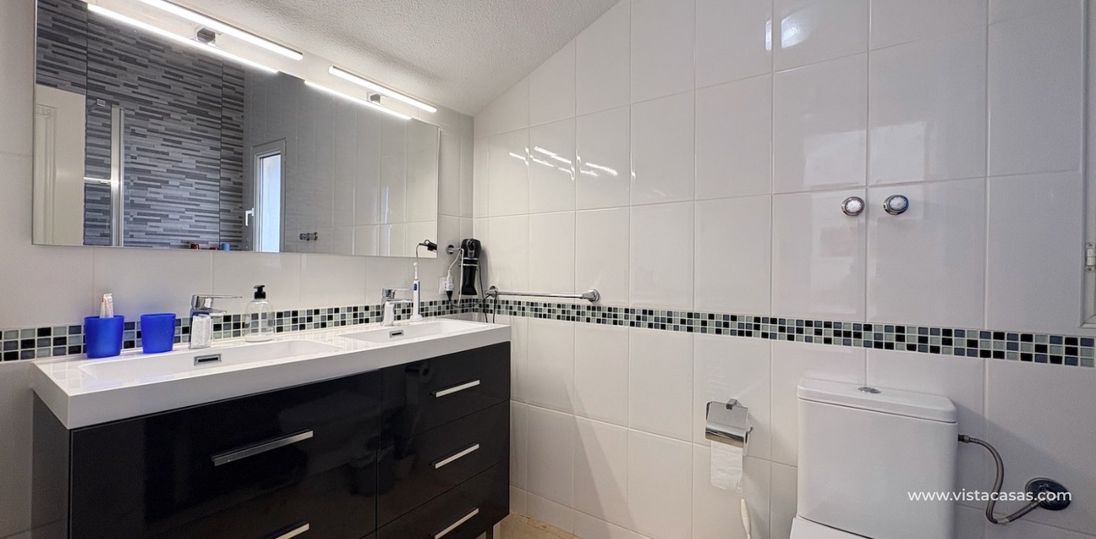 Resale - Villa - Villamartin