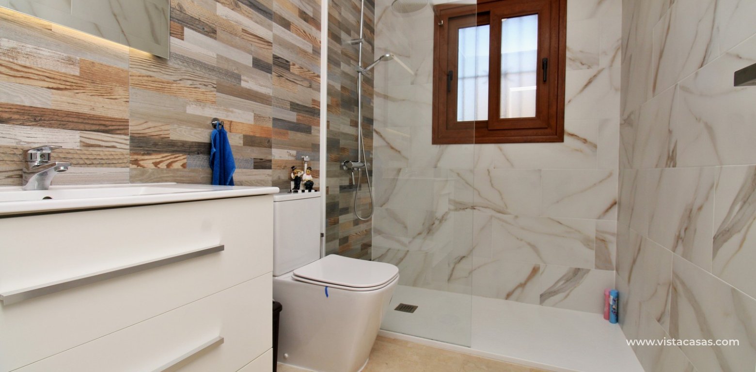 Townhouse for Sale in Oporto Golf Villamartin bathroom renovated