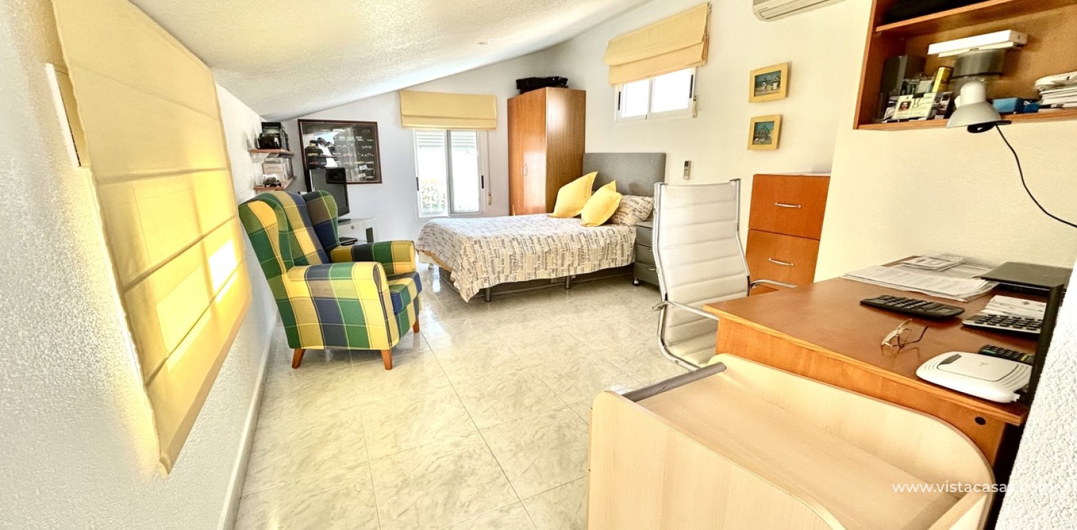 Resale - Villa - Pinar de Campoverde