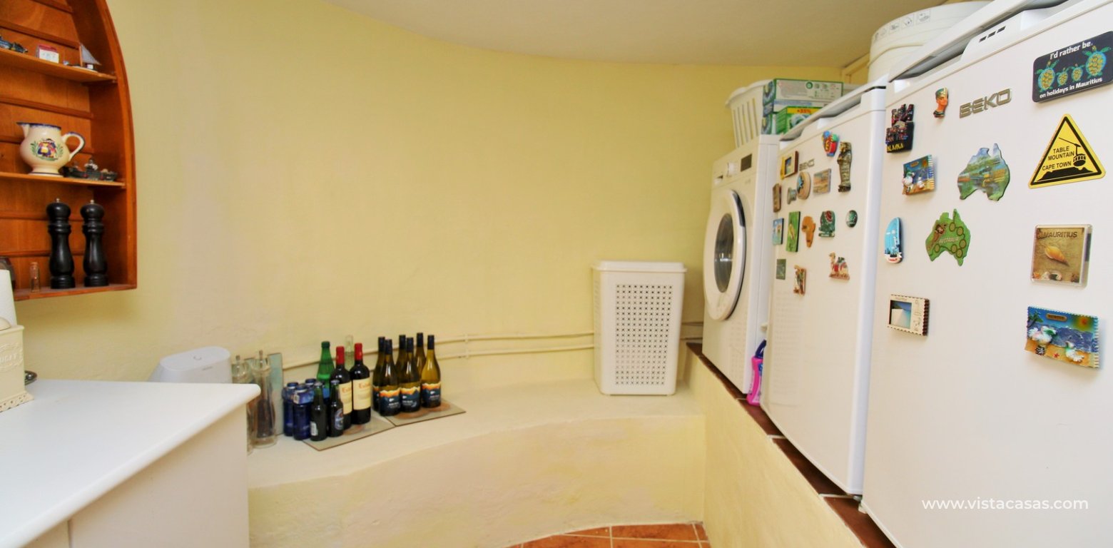 South-Facing 2 Bed Bungalow For Sale in Loma Golf Villamartin underbuild utility