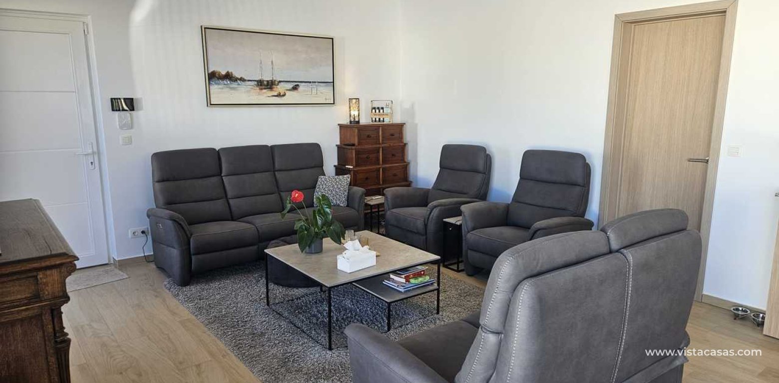 Resale - Villa - Torrevieja