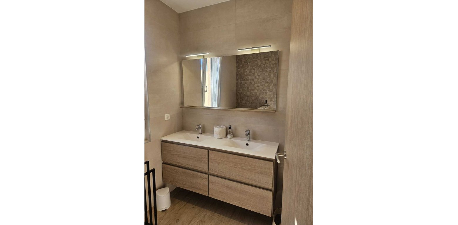 Resale - Villa - Torrevieja