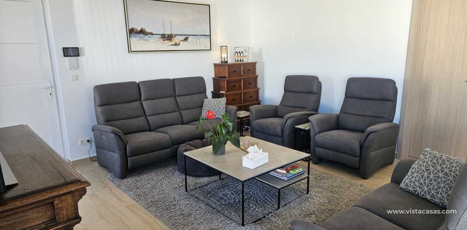 Resale - Villa - Torrevieja