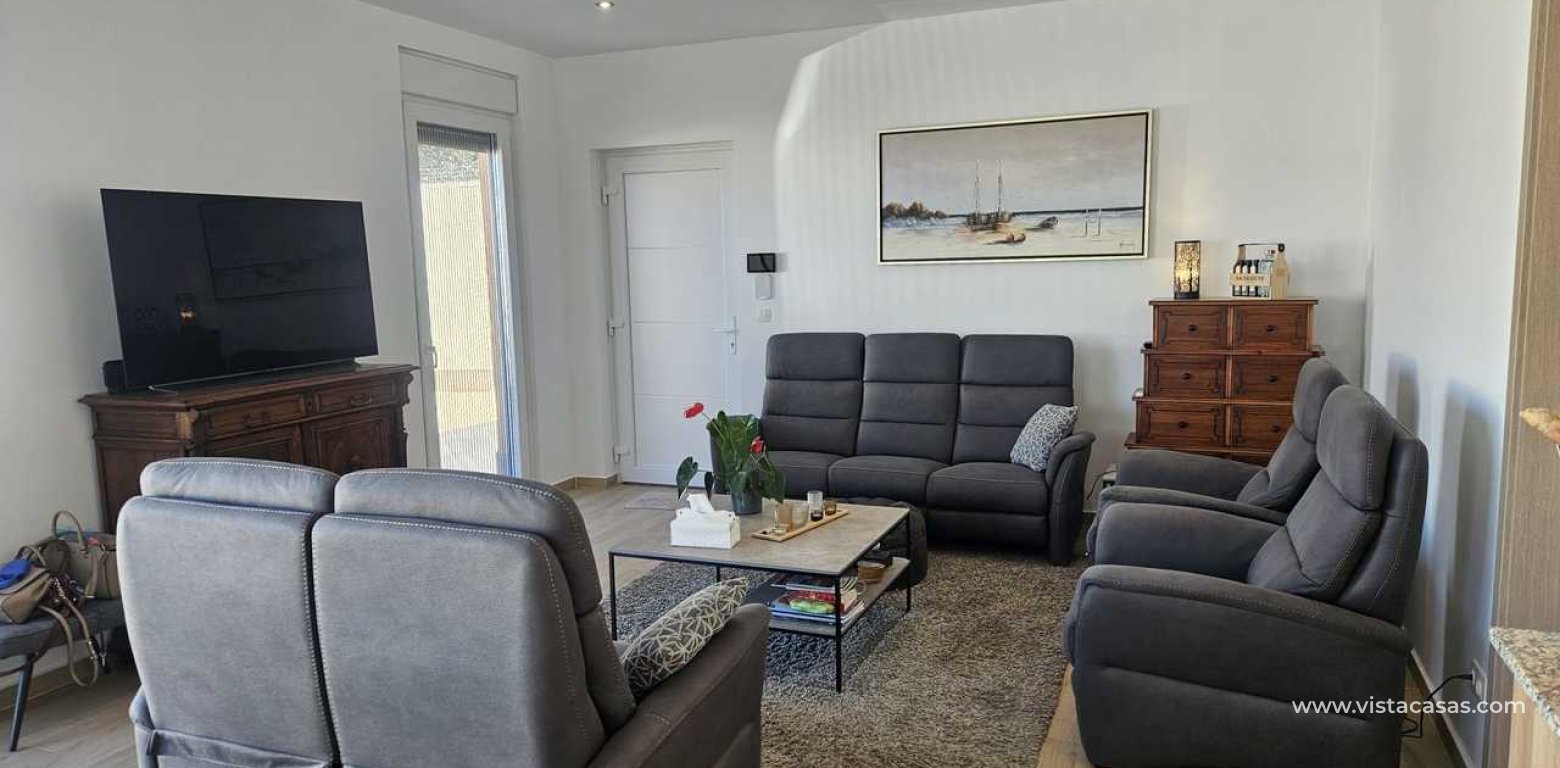 Resale - Villa - Torrevieja