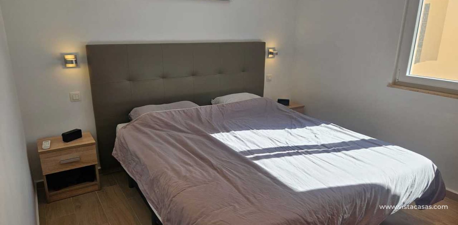 Resale - Villa - Torrevieja