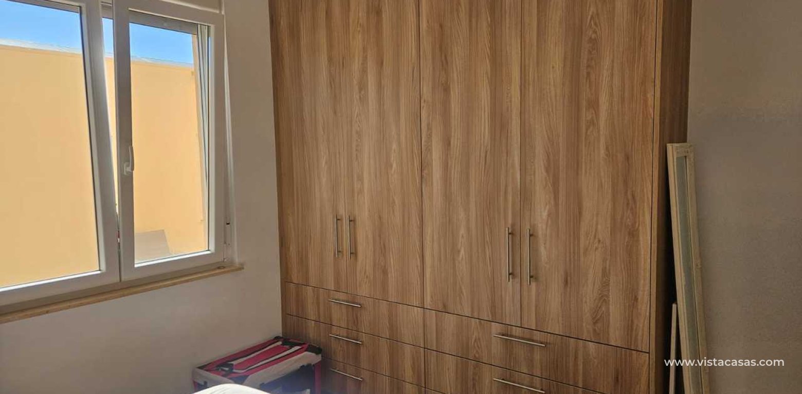 Resale - Villa - Torrevieja