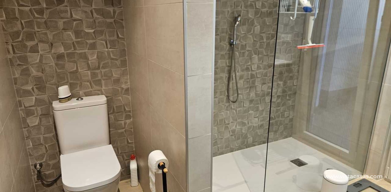 Resale - Villa - Torrevieja