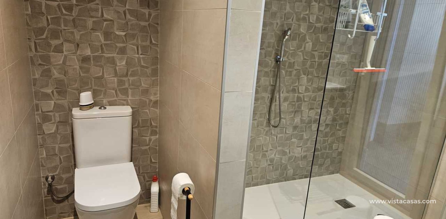 Resale - Villa - Torrevieja