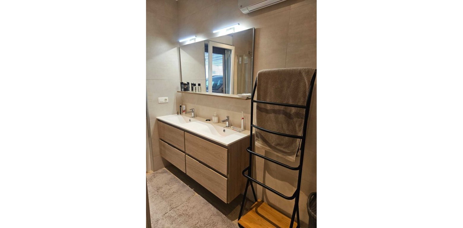 Resale - Villa - Torrevieja