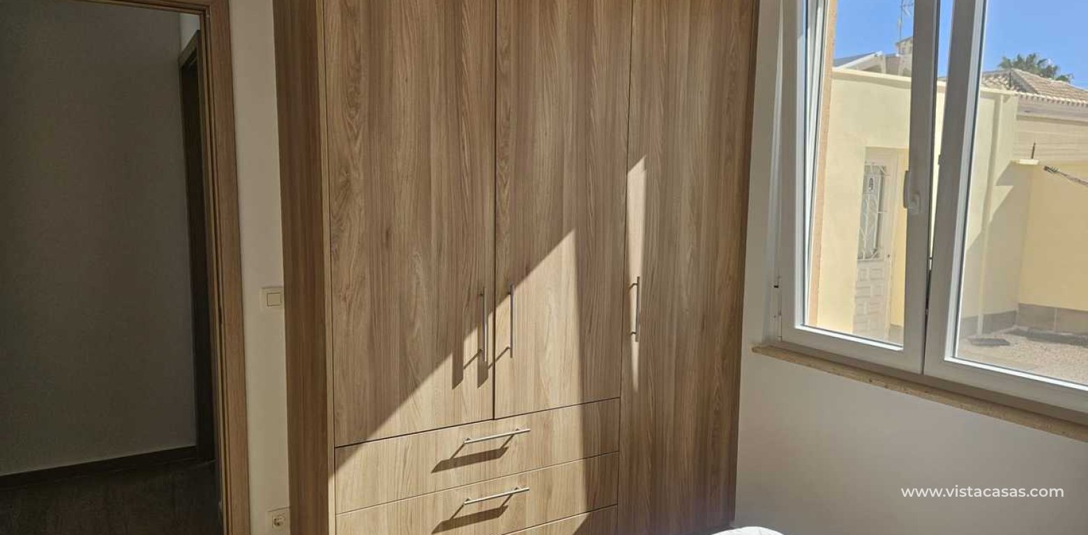 Resale - Villa - Torrevieja