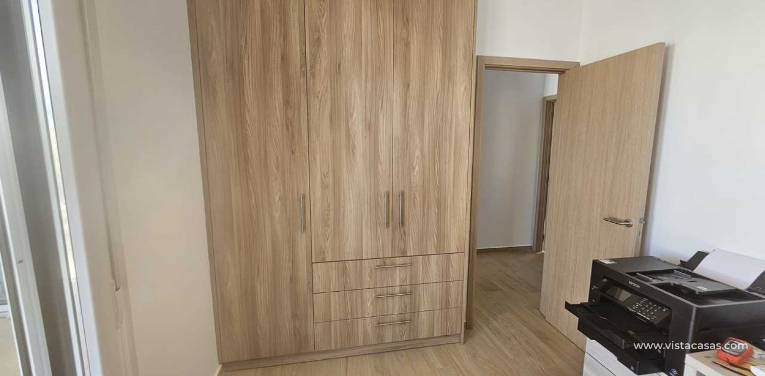 Resale - Villa - Torrevieja