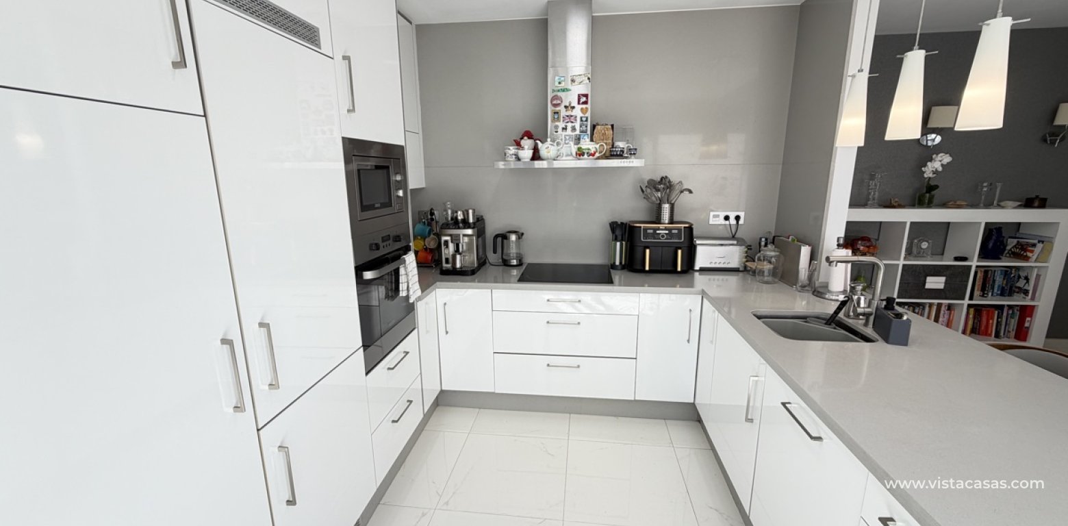 Resale - Villa - Villamartin