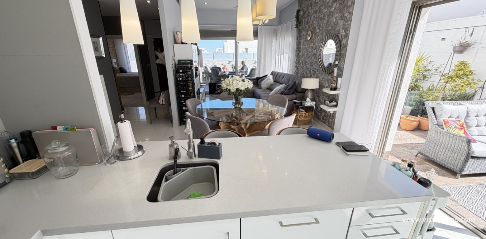 Resale - Villa - Villamartin