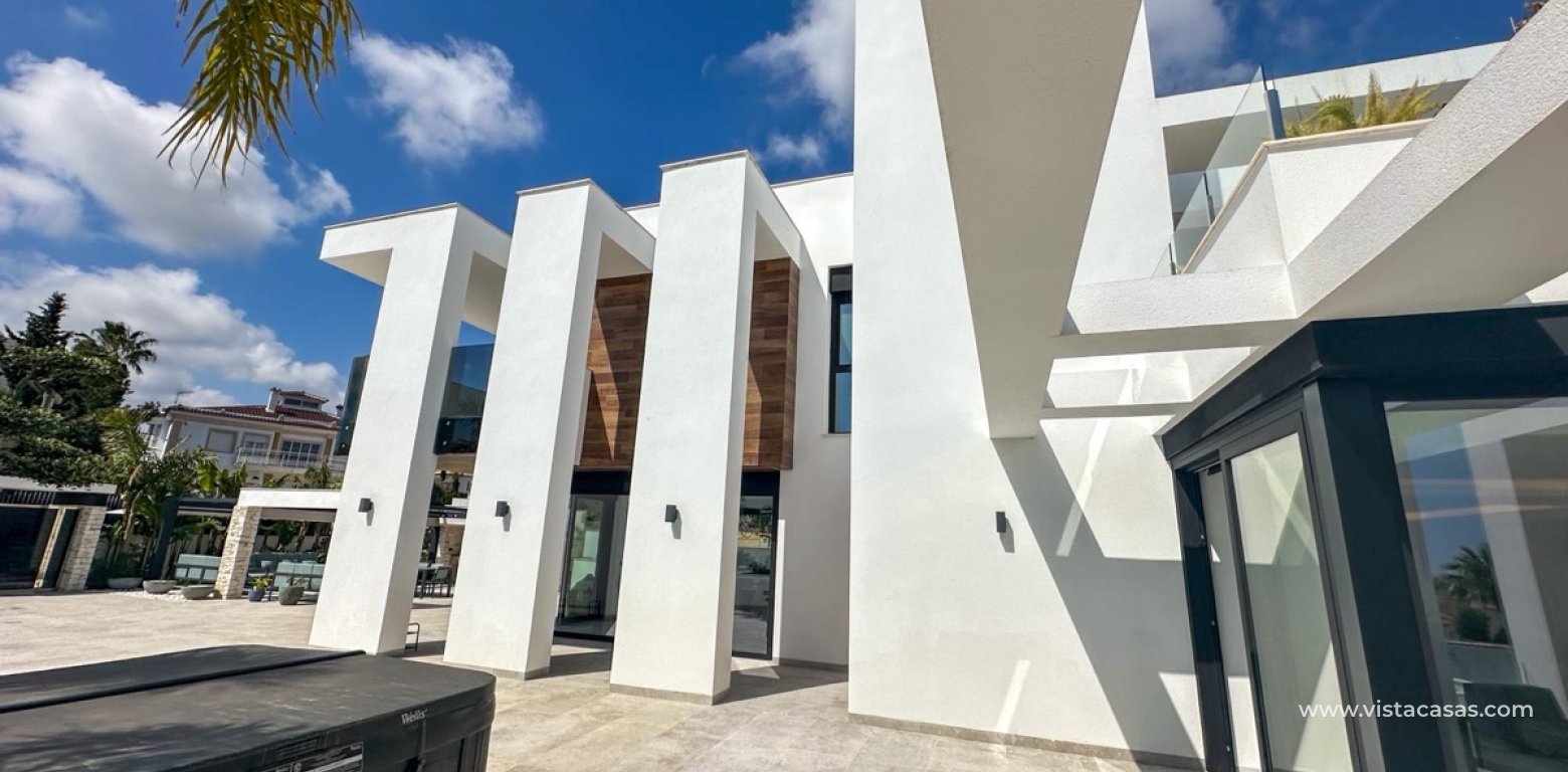 Resale - Villa - Villamartin