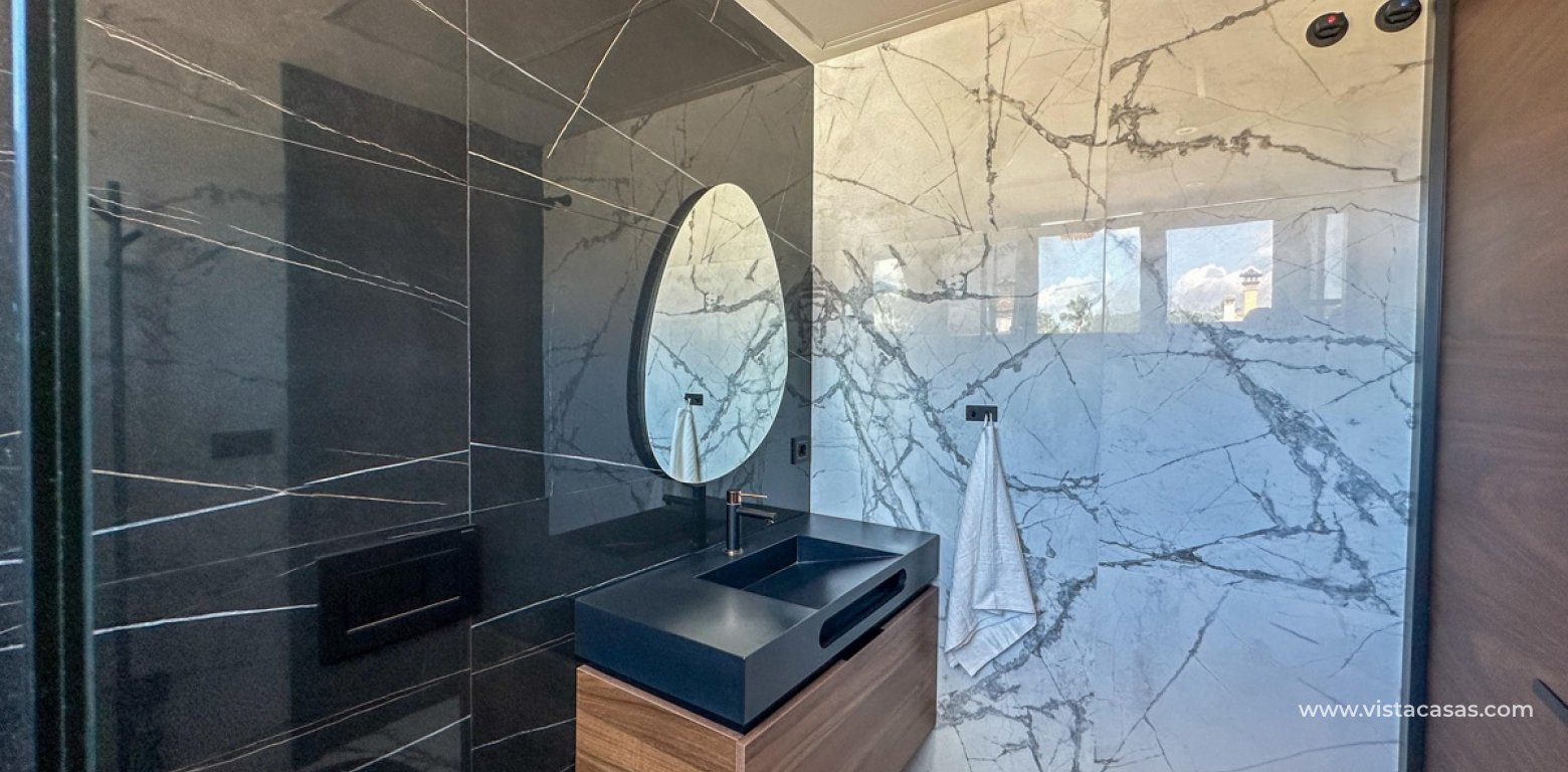 Resale - Villa - Villamartin