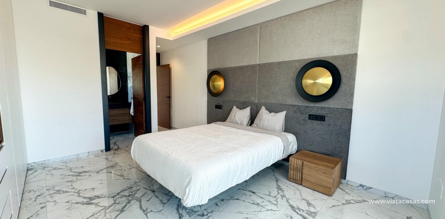 Resale - Villa - Villamartin