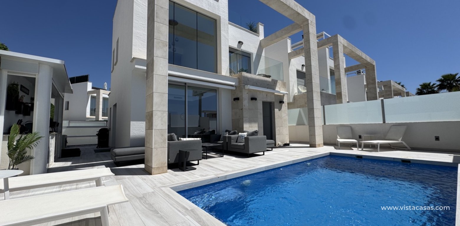 Resale - Villa - Cabo Roig