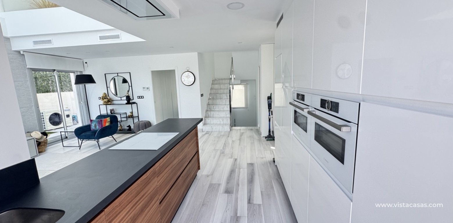 Resale - Villa - Cabo Roig