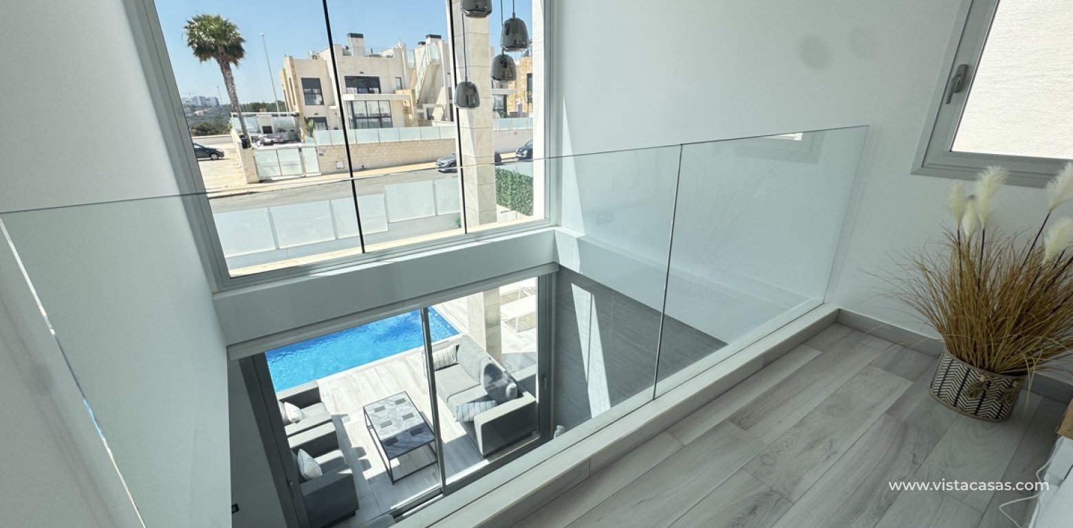 Resale - Villa - Cabo Roig