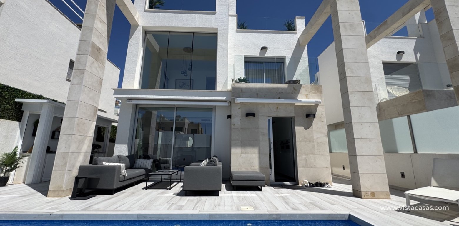 Resale - Villa - Cabo Roig