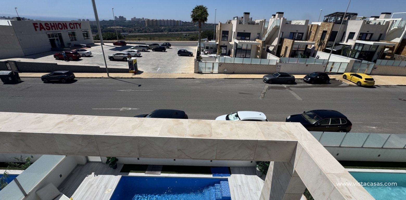 Resale - Villa - Cabo Roig