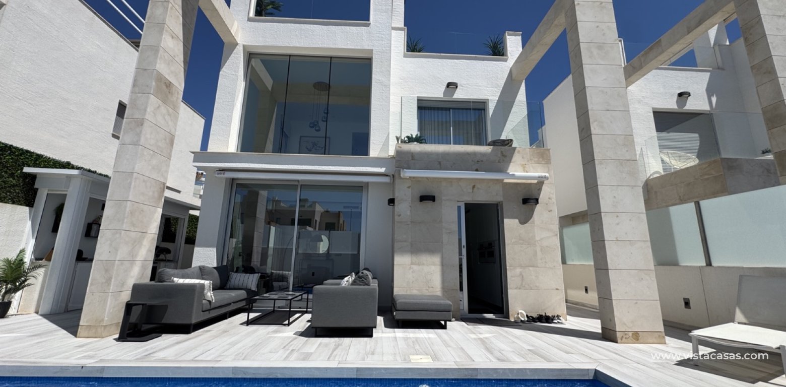Resale - Villa - Cabo Roig