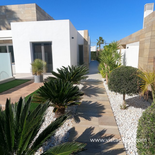 Villa - Sale - Algorfa - La Finca Golf Resort