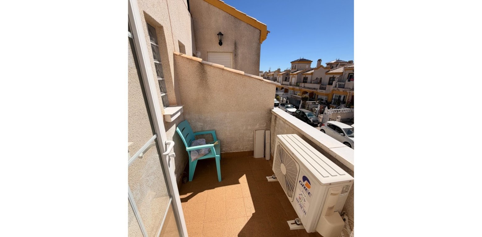 Venta - Townhouse - El Raso