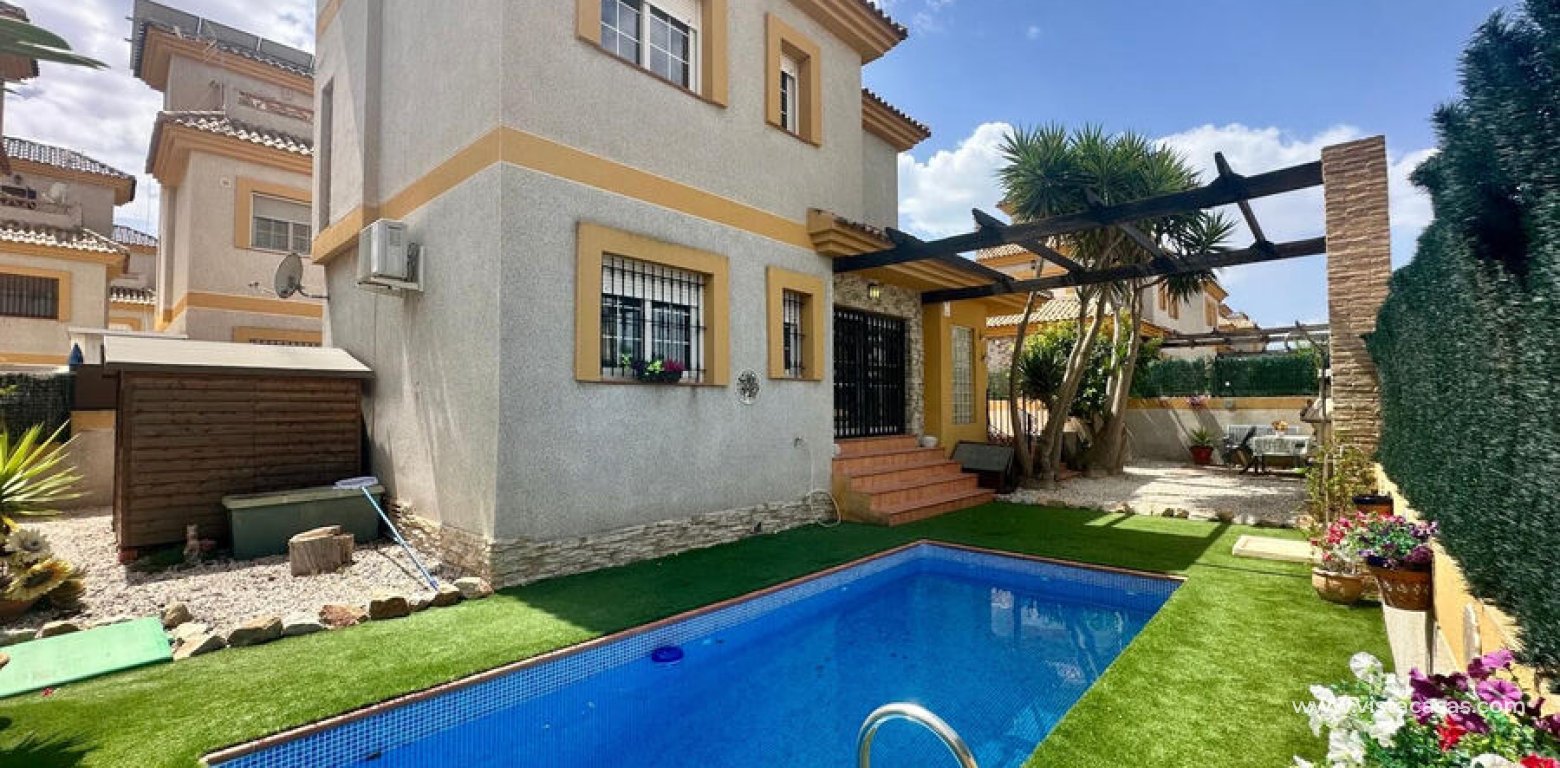 Venta - Chalet - Los Montesinos