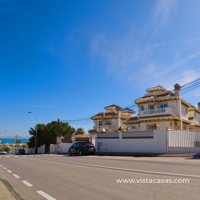 Villa - Sale - Torrevieja - Torrevieja