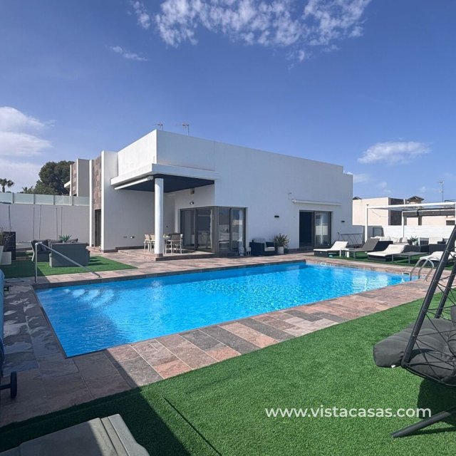 Villa - Sale - Villamartin - 