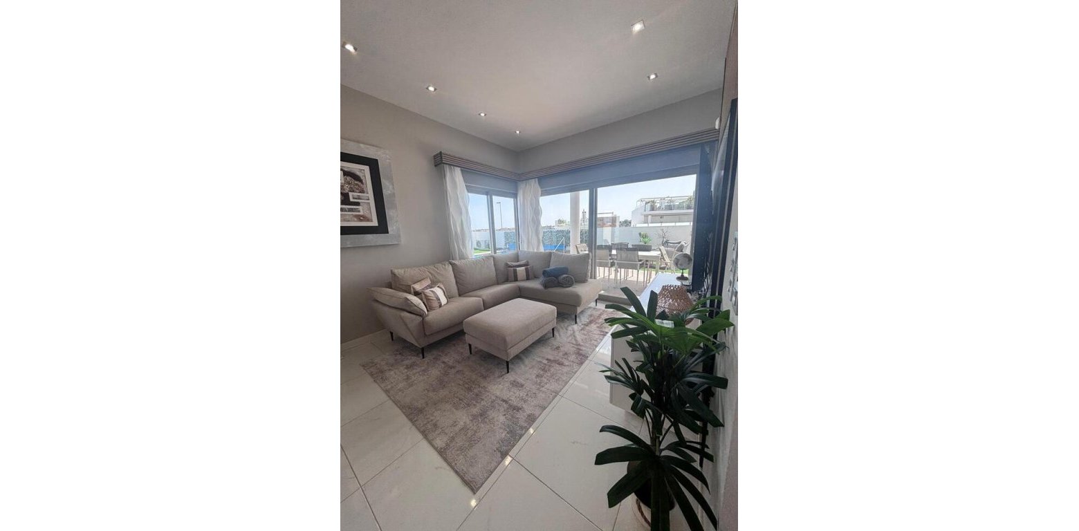 Sale - Villa - Villamartin - 