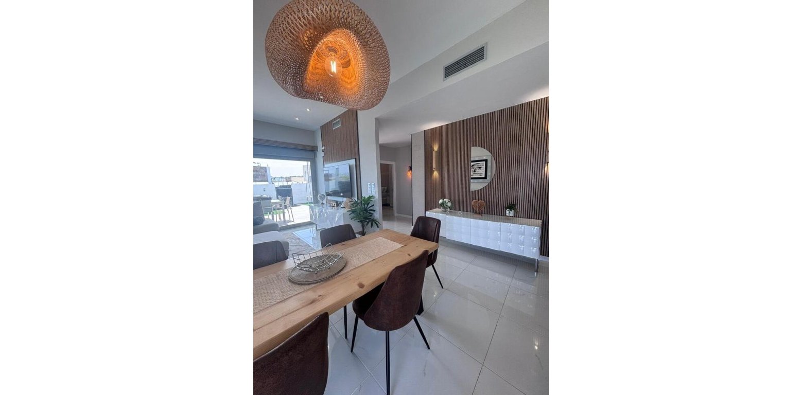 Sale - Villa - Villamartin - 