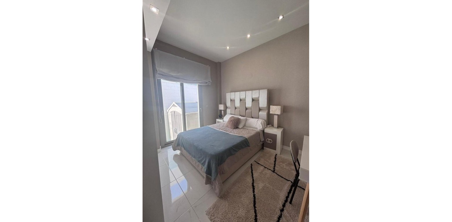 Sale - Villa - Villamartin - 